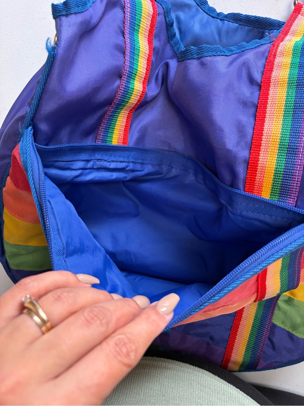 Vintage Hawaii Rainbow Stripe Tote Bag Purple Nylon 80s 90s Beach Travel gym - Picture 4 of 10